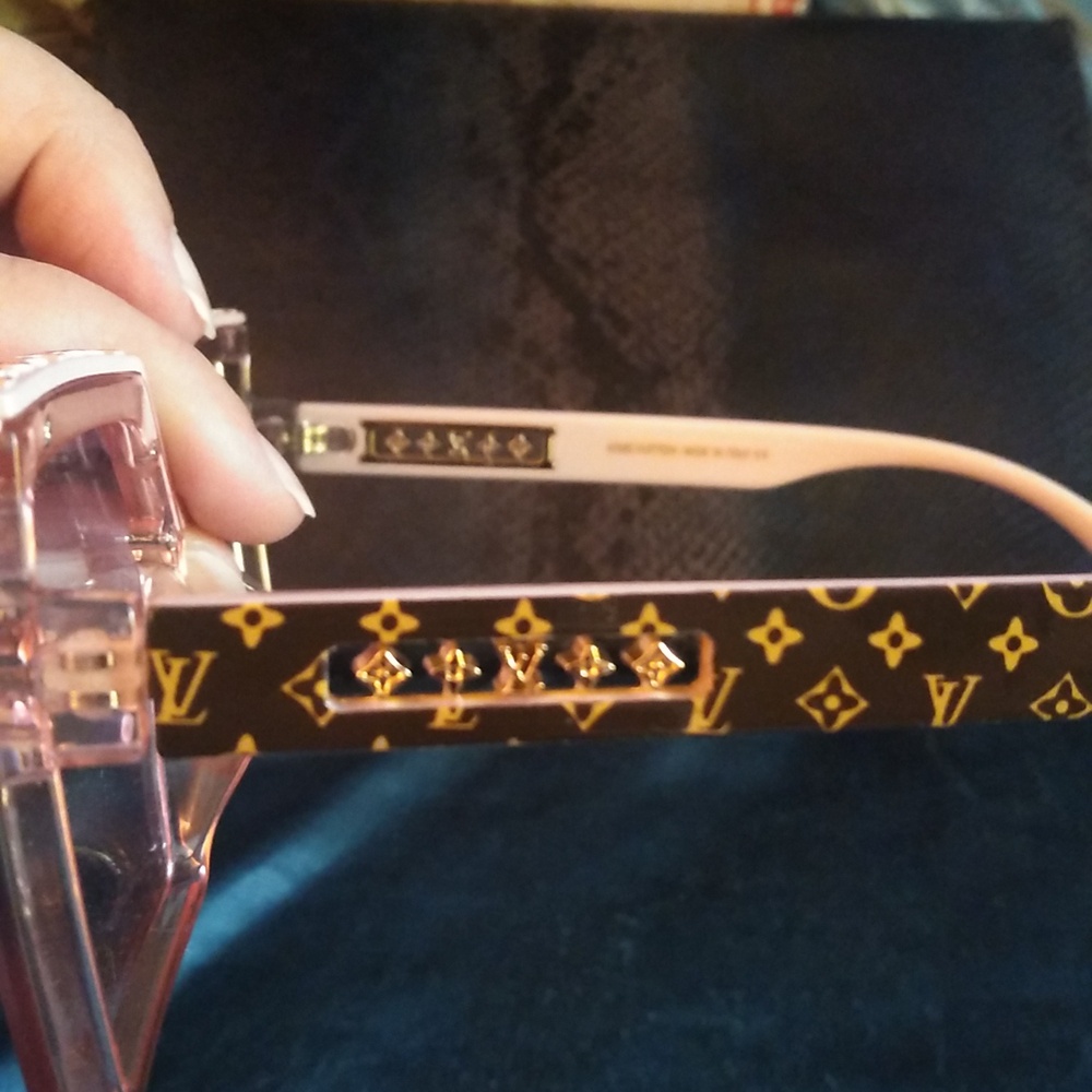 Louis Vuitton sunglasses - Picture 6 of 11